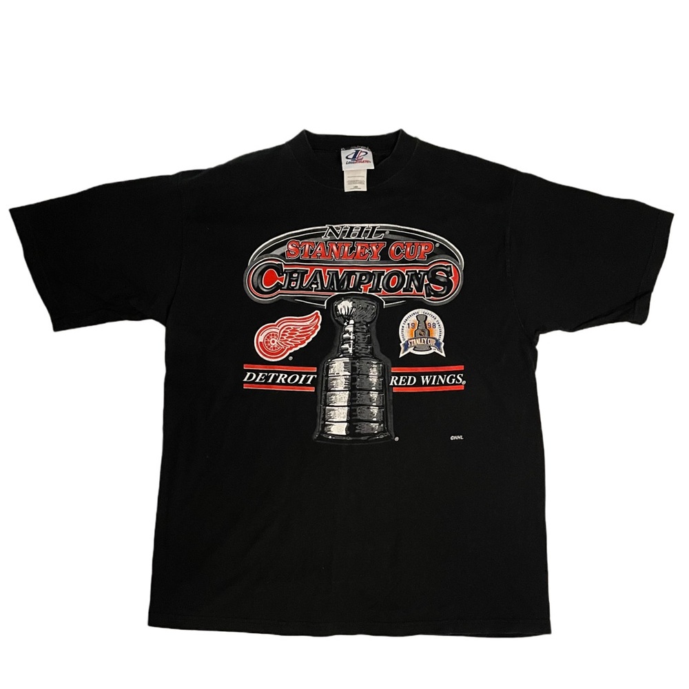 Vintage Black Red Wings TShirt
